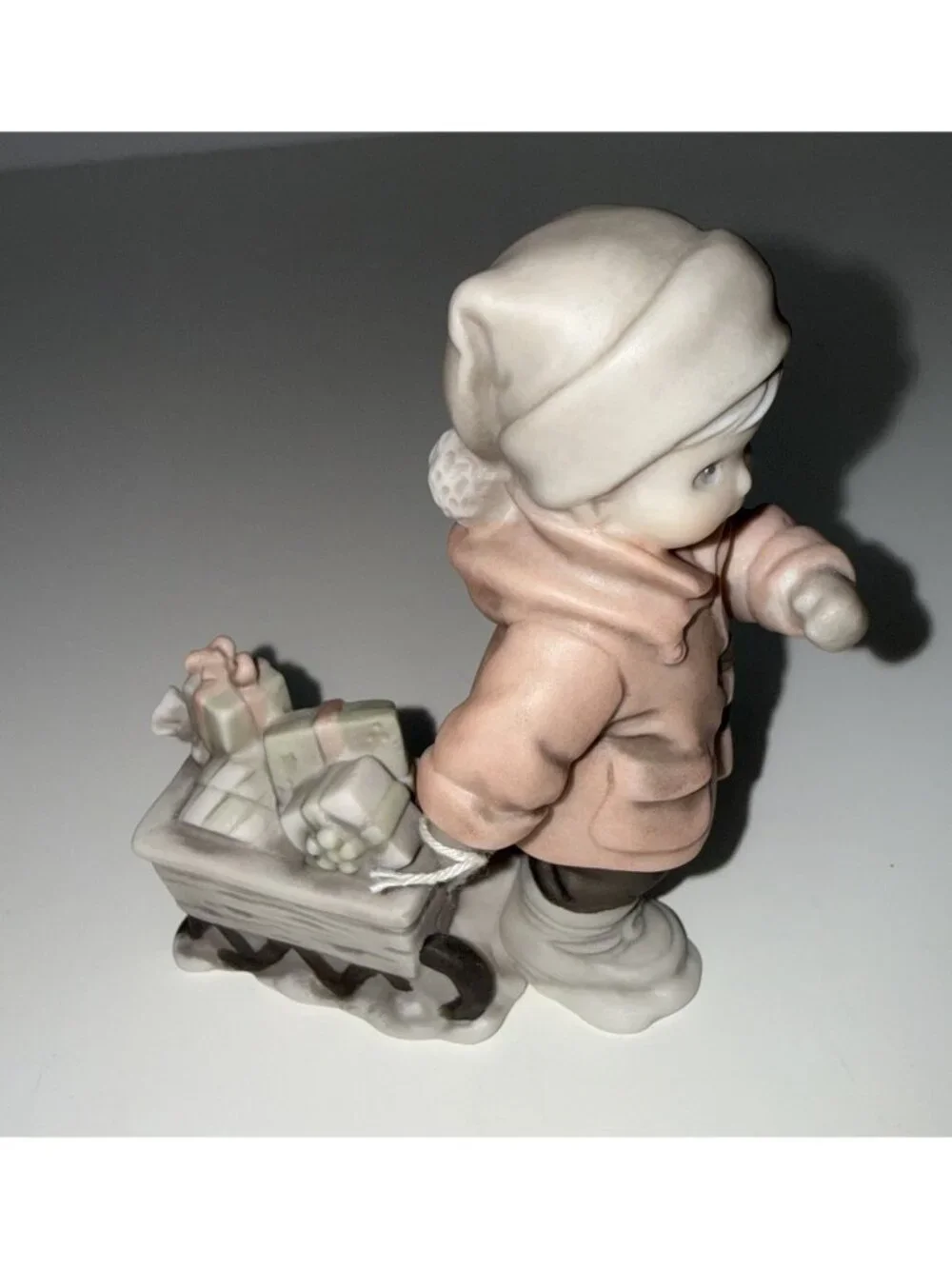 VTG Kim Anderson Pretty As A Picture Figurine Bringing You Christmas Cheer '96